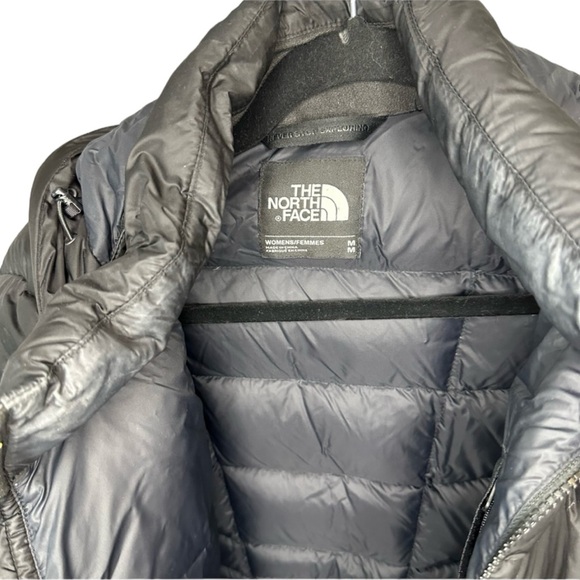 Women’s North Face down jacket - Picture 3 of 5